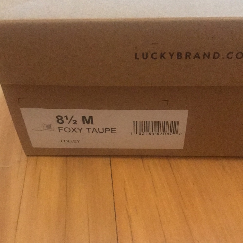 Lucky Brand 8.5 Foxy Taupe Folley Booty - Picture 5 of 5